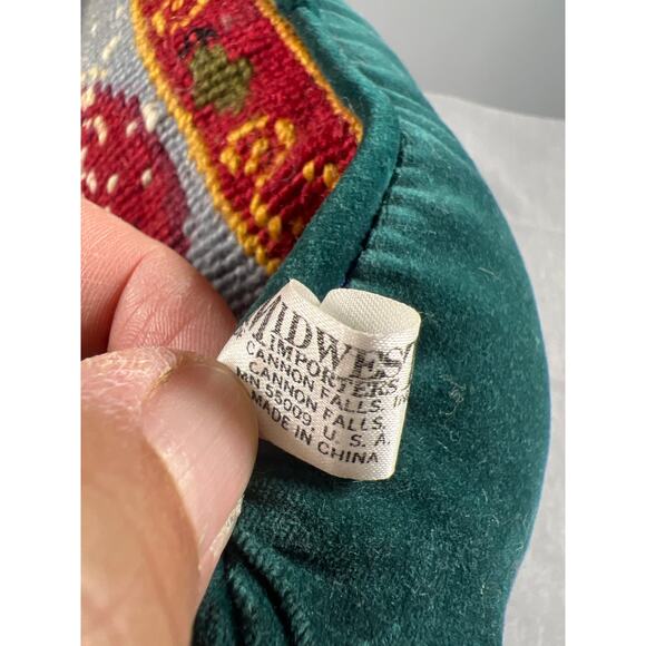 Christmas Needlepoint Santa, Midwest Importers, Size 12" x !0 1/2" - Picture 9 of 12